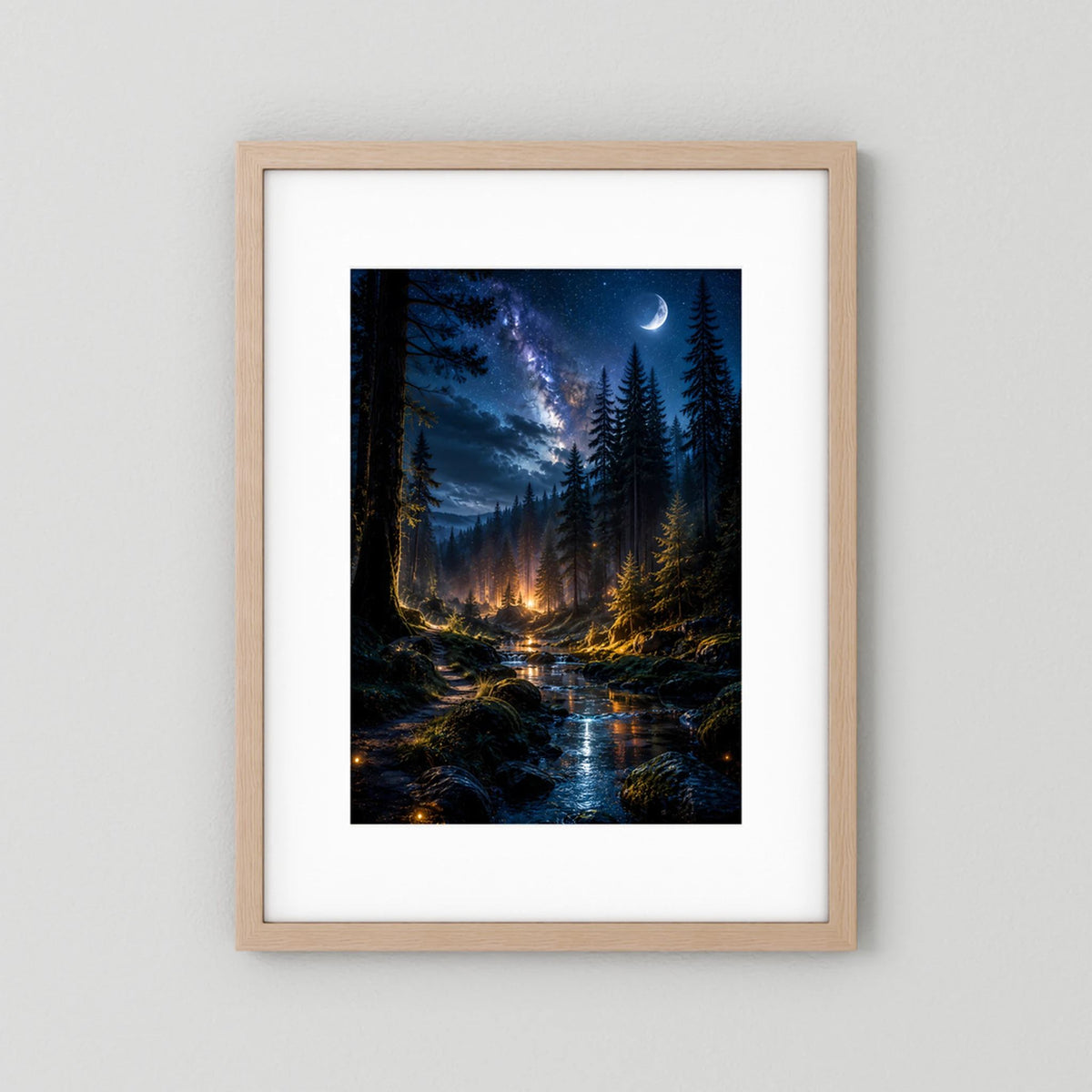 Poster Hochformat mit hellem Holzrahmen und Passepartout: nächtlicher Wald mit Bach