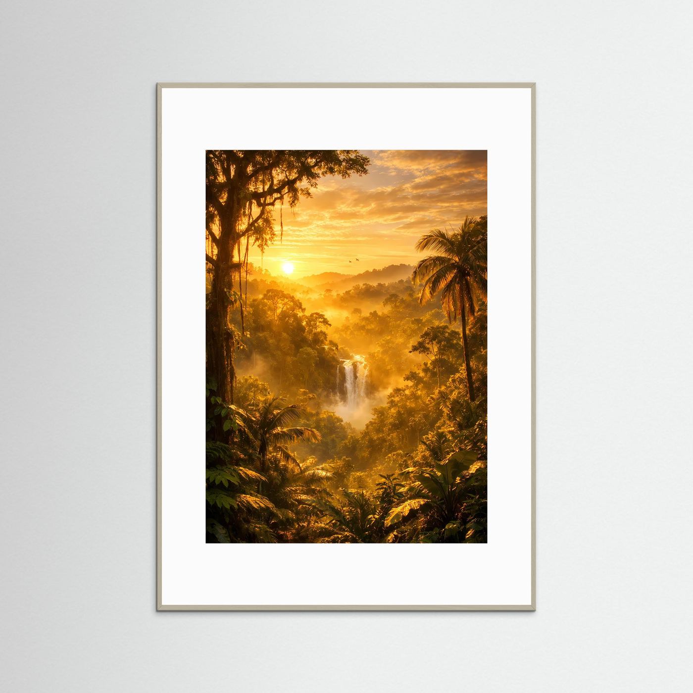 Dschungelposter mit Wasserfall und Sonnenuntergang, grauer Rahmen, Hochformat