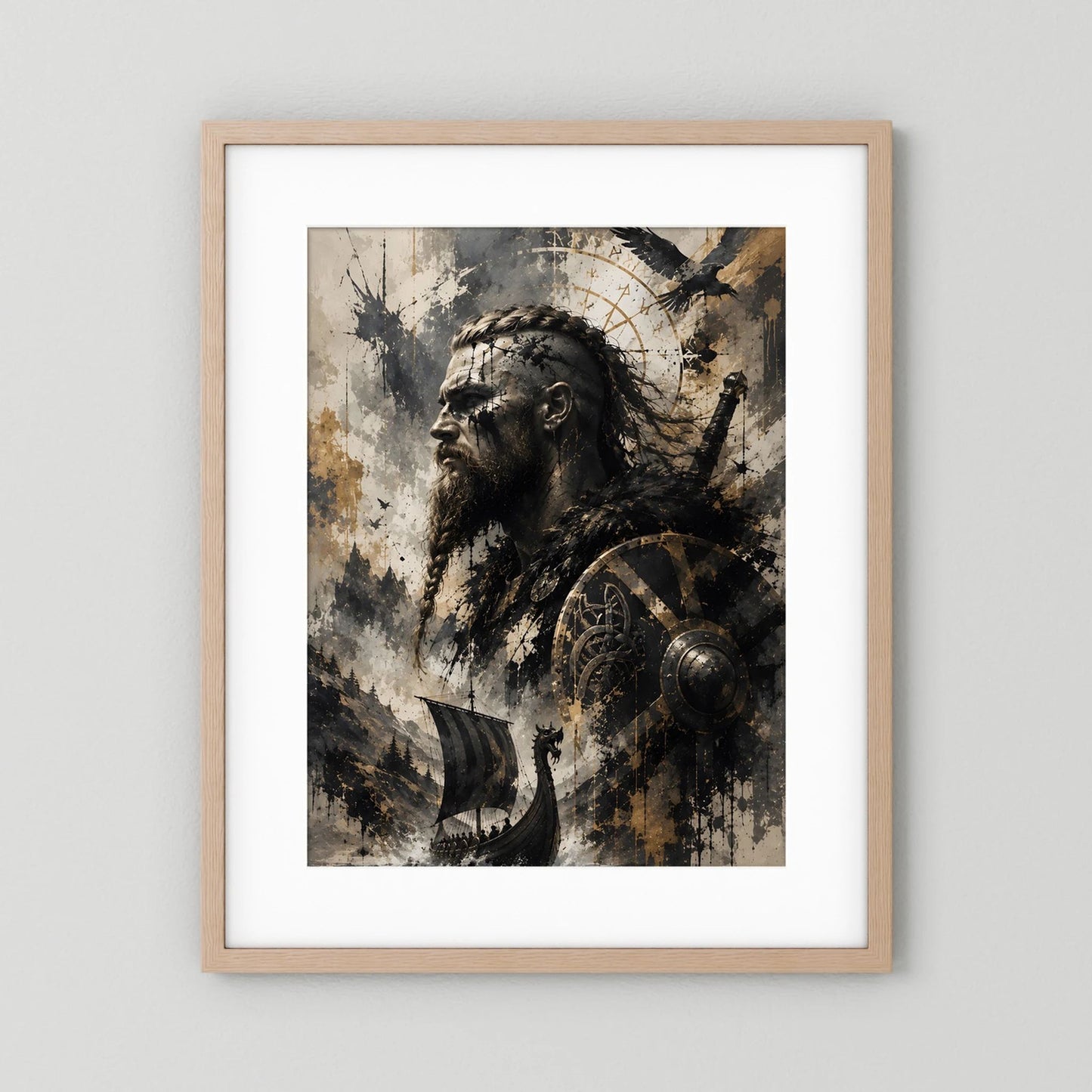 Wikinger-Krieger-Poster im Hochformat mit hellem Holzrahmen und weißem Rand, Krieger mit Schild.