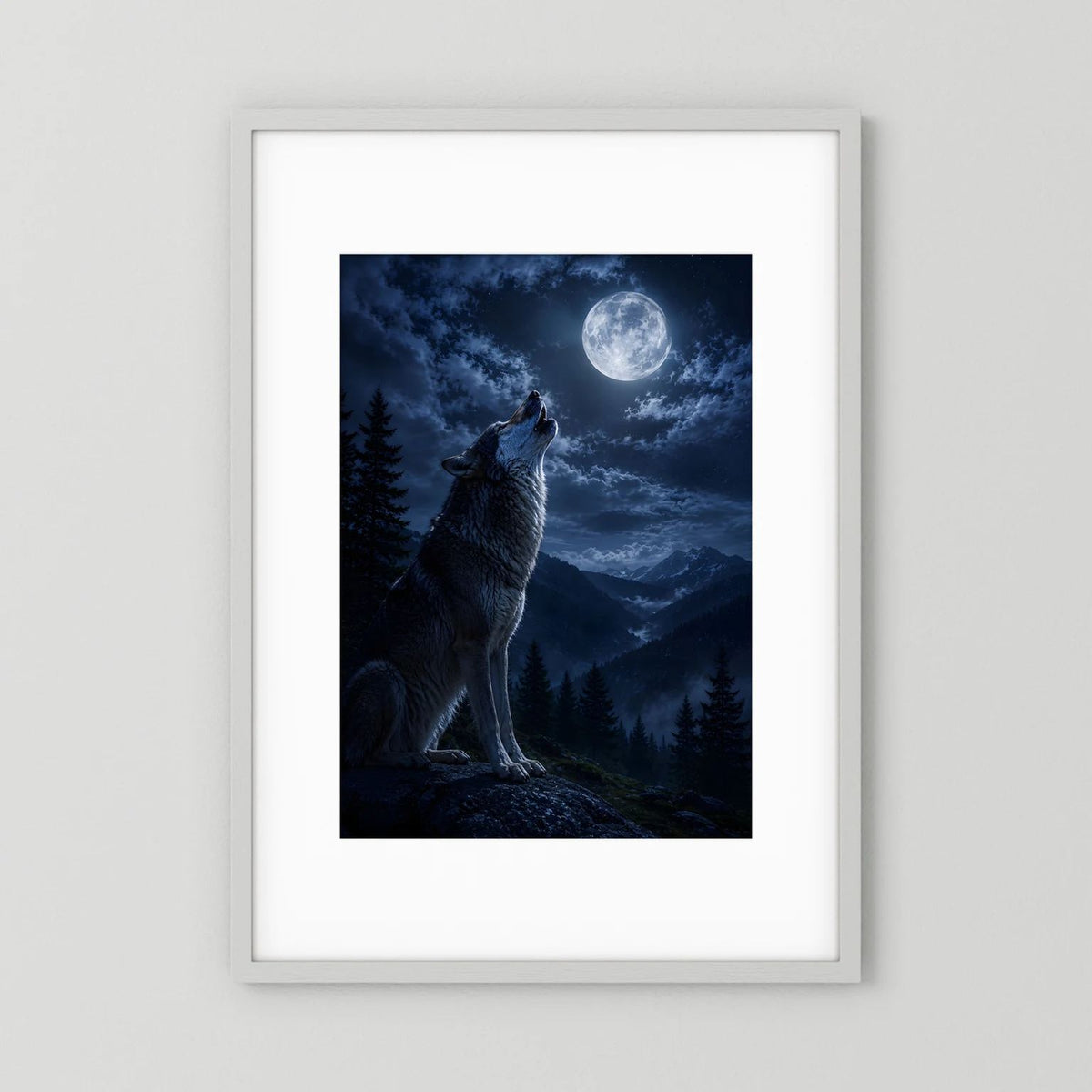 Wolf-Wandbild Hochformat: heulender Wolf vor Vollmond, weiß gerahmt