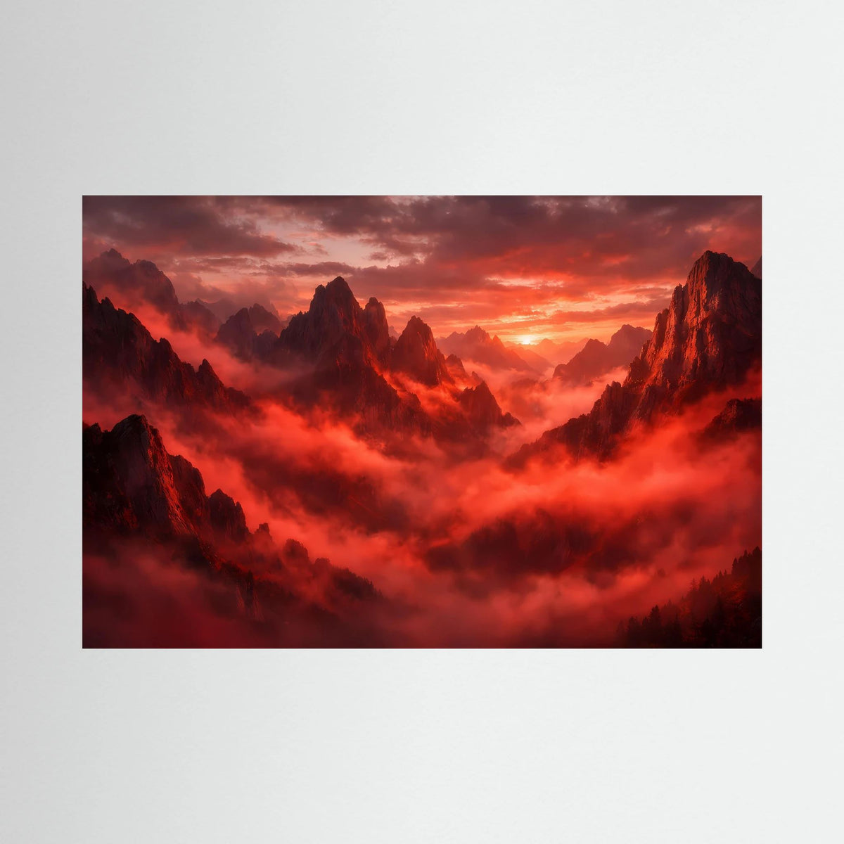 Horizontales Wandbild mit Bergsilhouetten im roten Nebel zum Sonnenuntergang