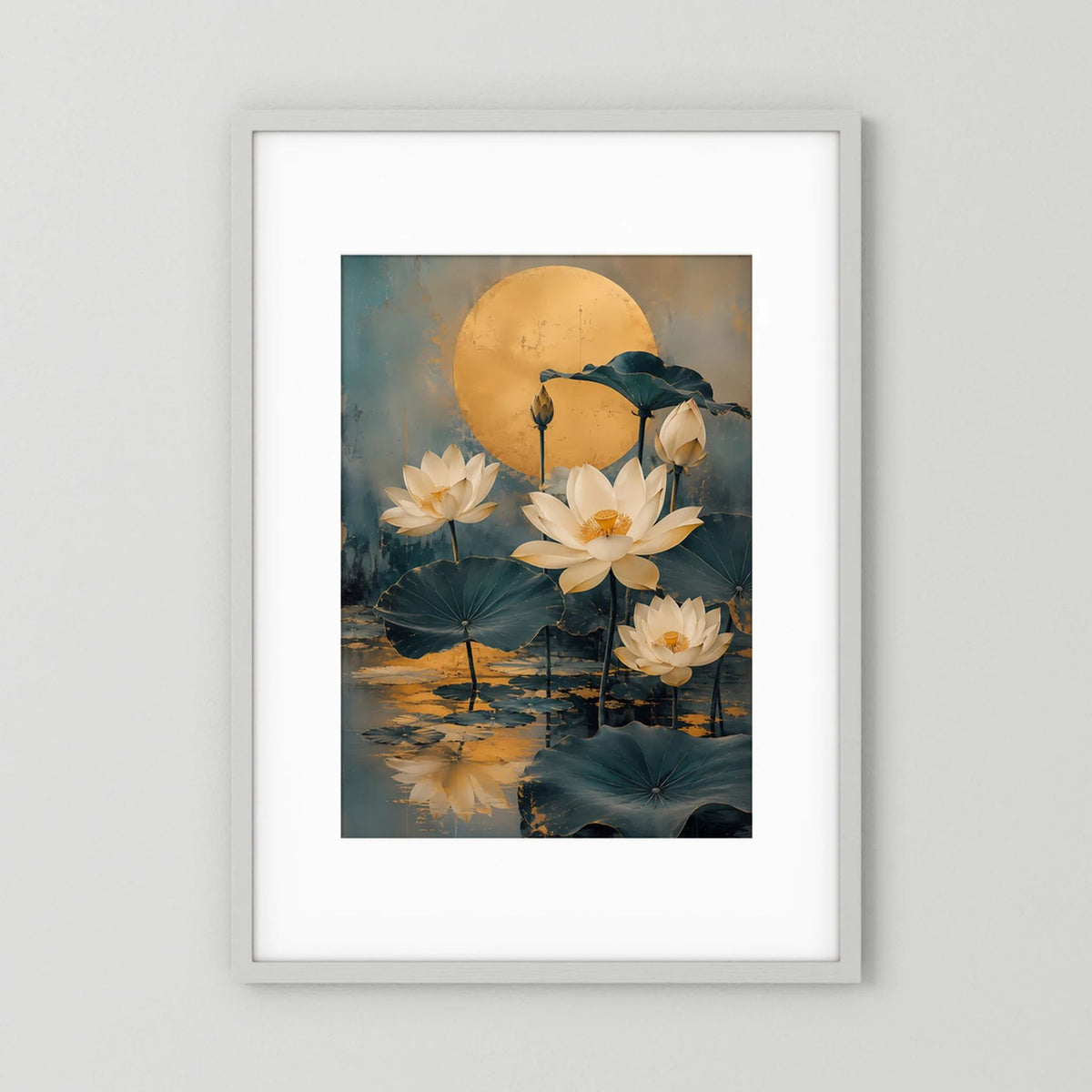 Hochformat-Poster mit goldenem Mond und weißen Lotusblüten, im weißen Rahmen