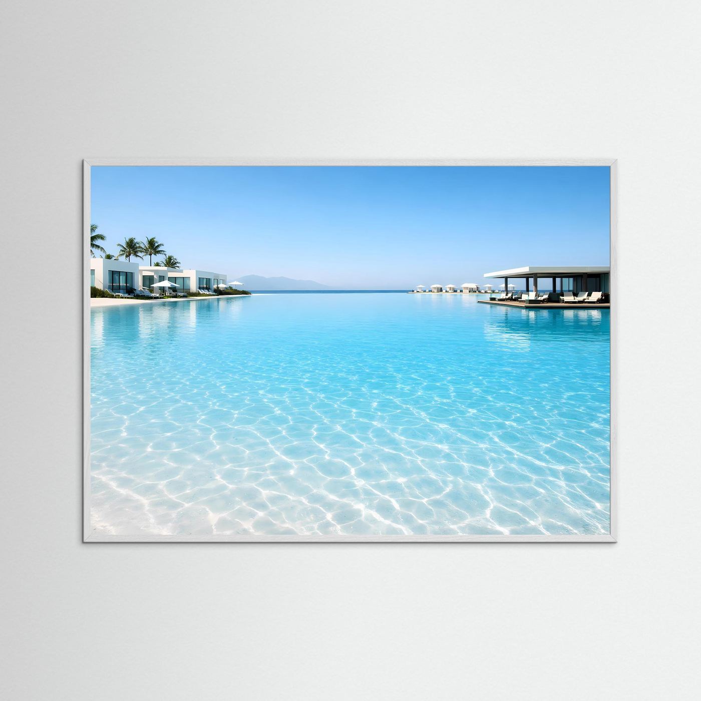 Panorama-Poster mit türkisfarbenem Wasser und Poolsteg, im Holzrahmen