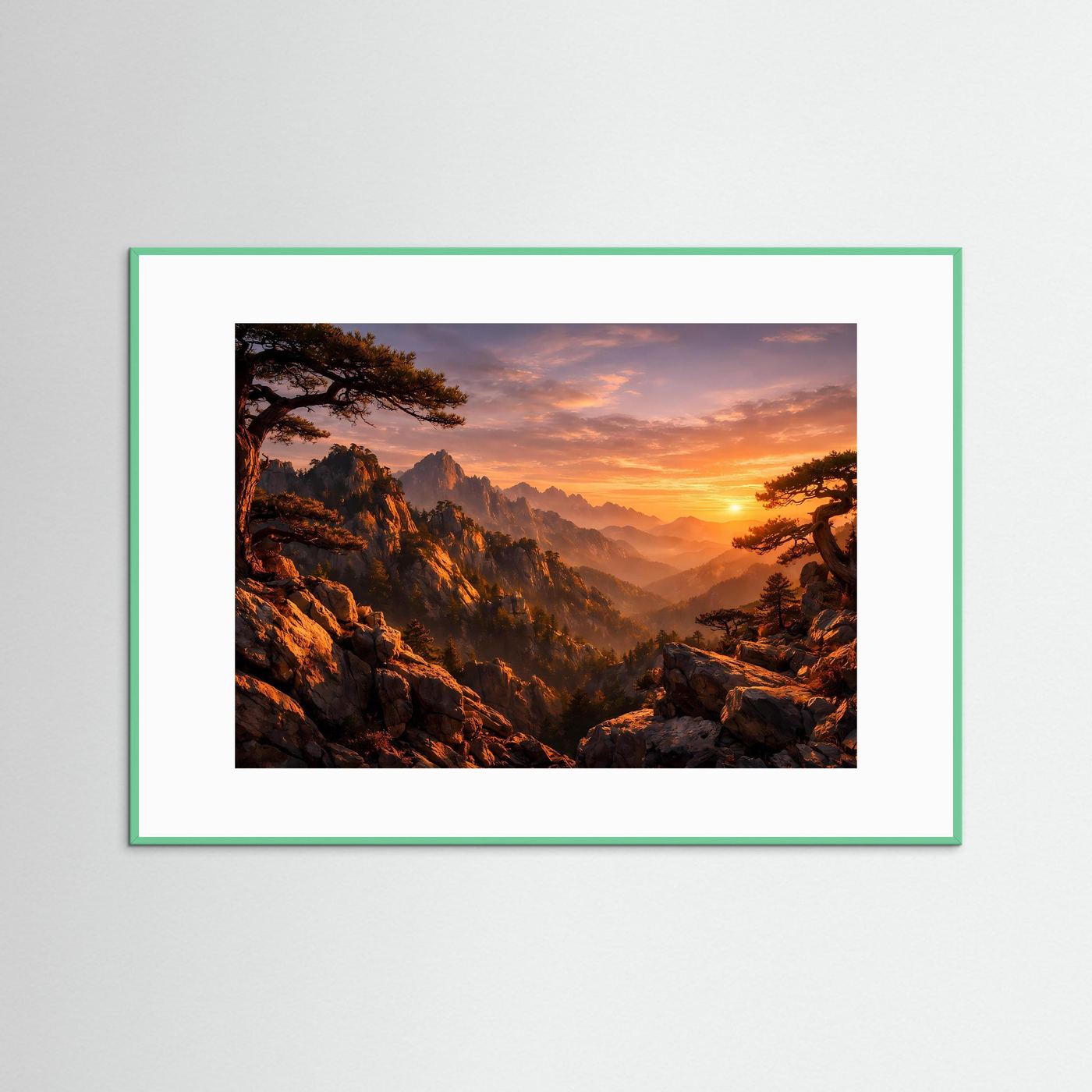 Poster mit Berglandschaft im Sonnenuntergang, grüner Rahmen mit weißem Passepartout