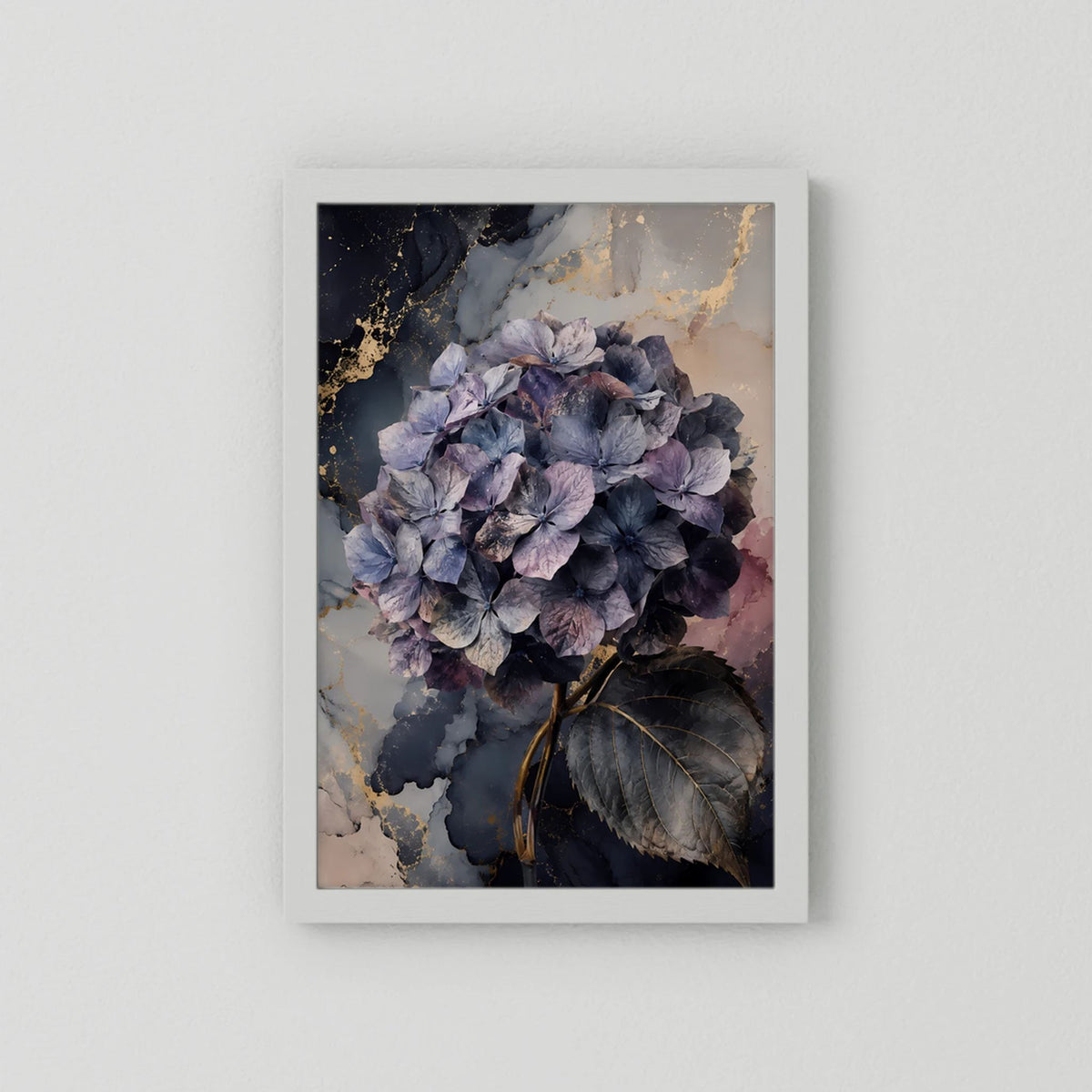 Hochformat-Poster mit violetten Hortensien und Goldakzenten, im weißen Rahmen