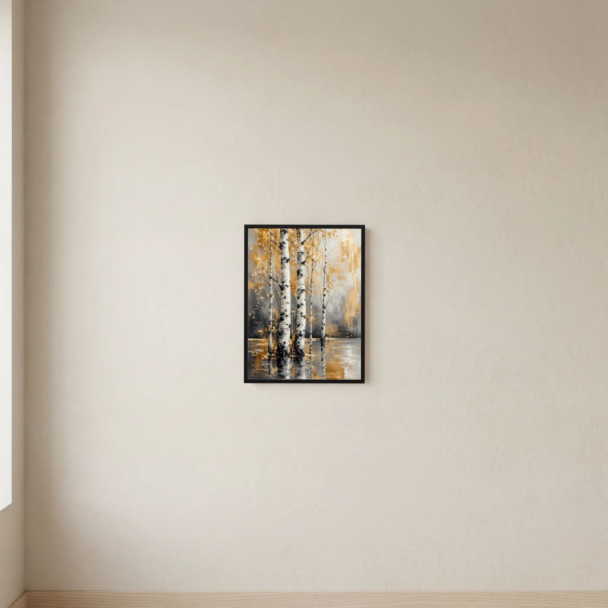 Kleines Poster mit abstrakten Birken und goldenen Farbakzenten, dunkler Rahmen