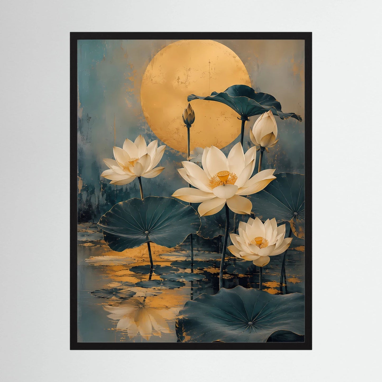 Gerahmtes Poster im Hochformat mit weißen Lotusblüten, goldener Mondsichel und Seerosen