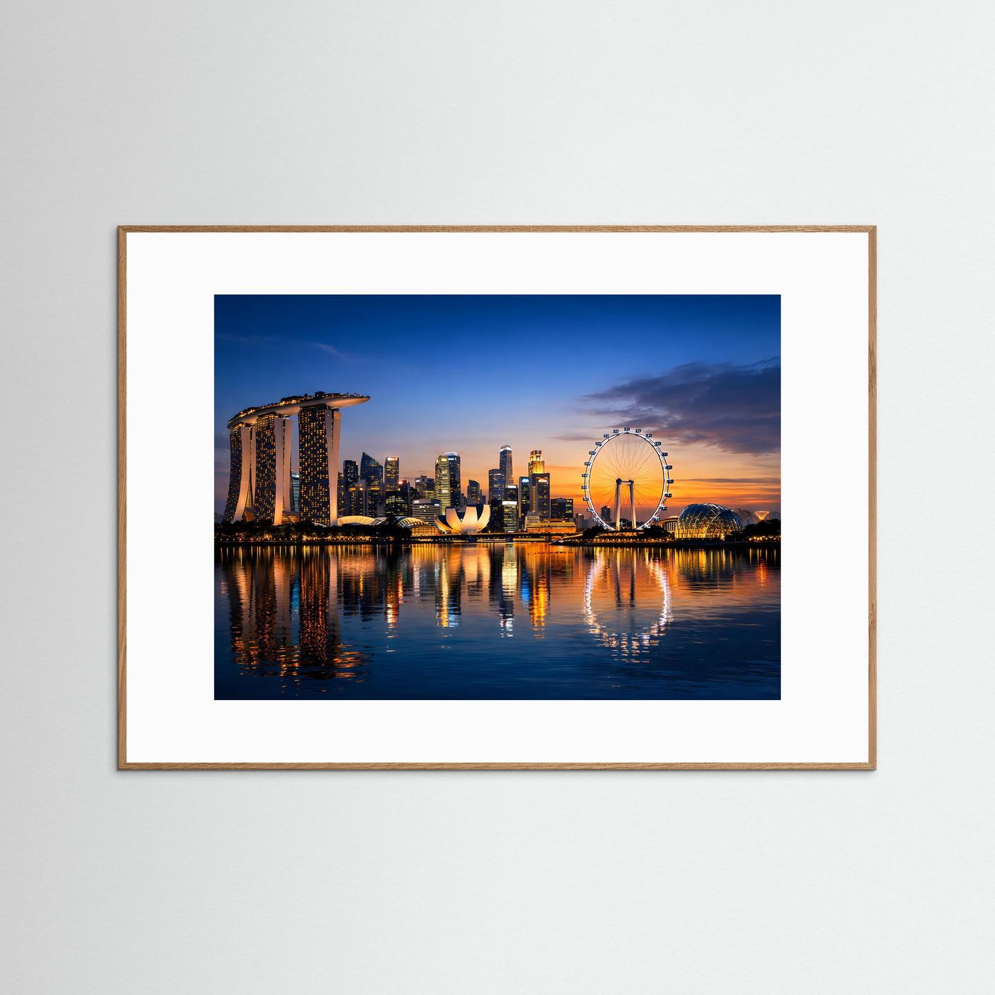 Panorama-Poster mit Skyline und Riesenrad bei Dämmerung, brauner Rahmen