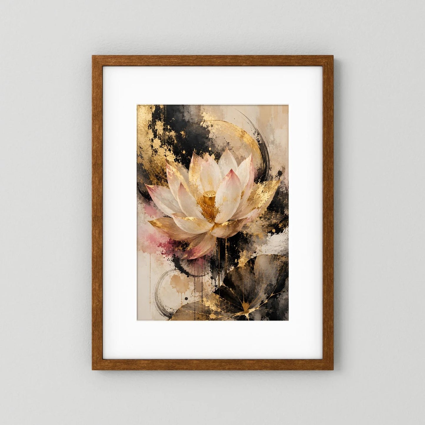 Poster mit Lotusblüte, abstrakt in Gold und Creme, brauner Rahmen mit weißem Rand