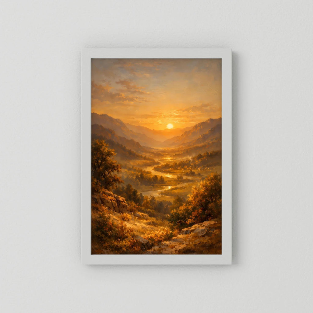 Hochformatiges Poster mit Berglandschaft im goldenen Abendlicht, weißer Passepartoutrahmen