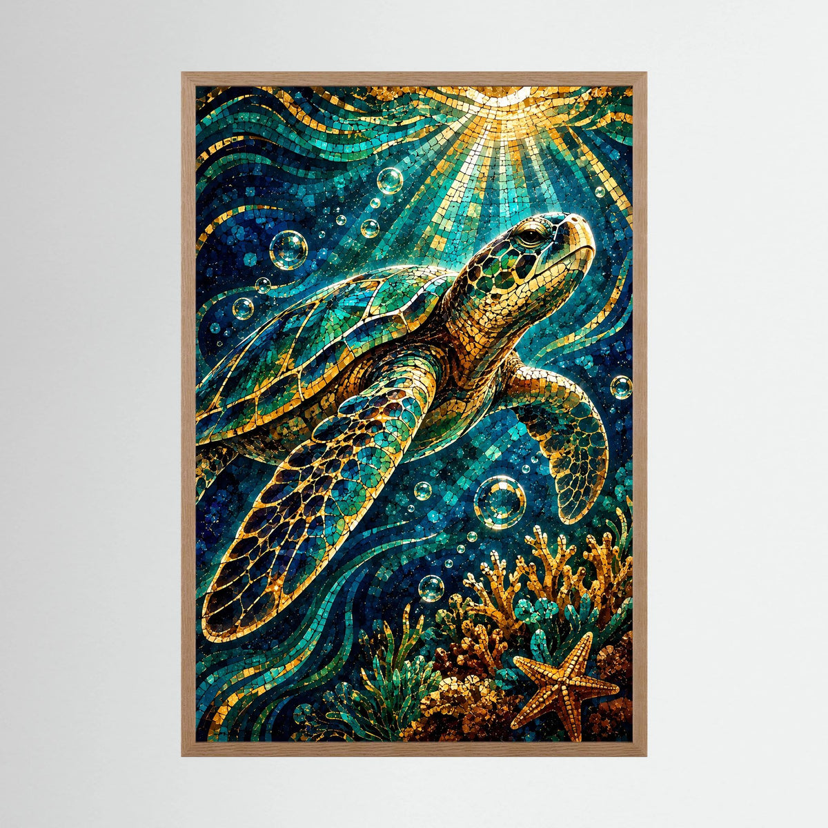 Hochformat-Poster mit Meeresschildkröte im Mosaikstil, türkis-goldenem Unterwassermotiv, Holzrahmen