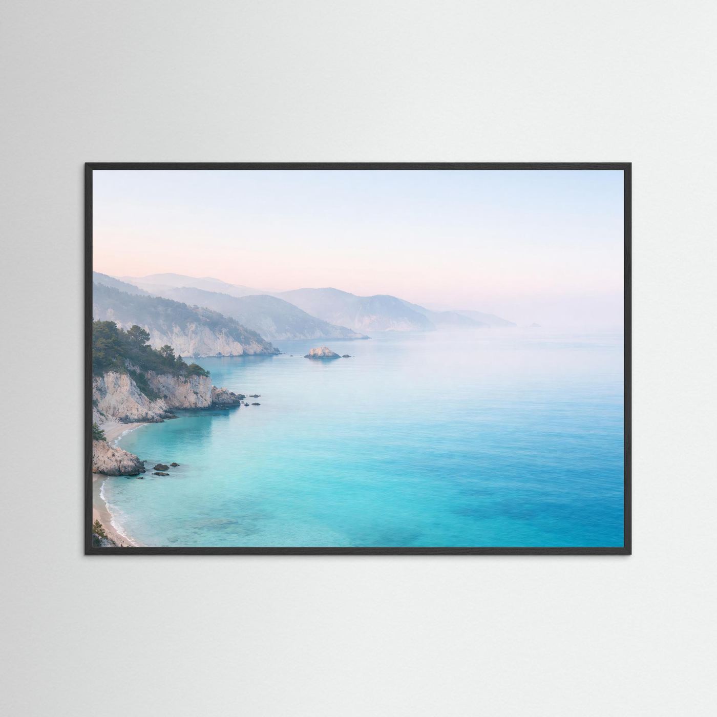 Poster Querformat im schwarzen Rahmen mit Küstenlandschaft, türkisblauem Meer und Felsufer