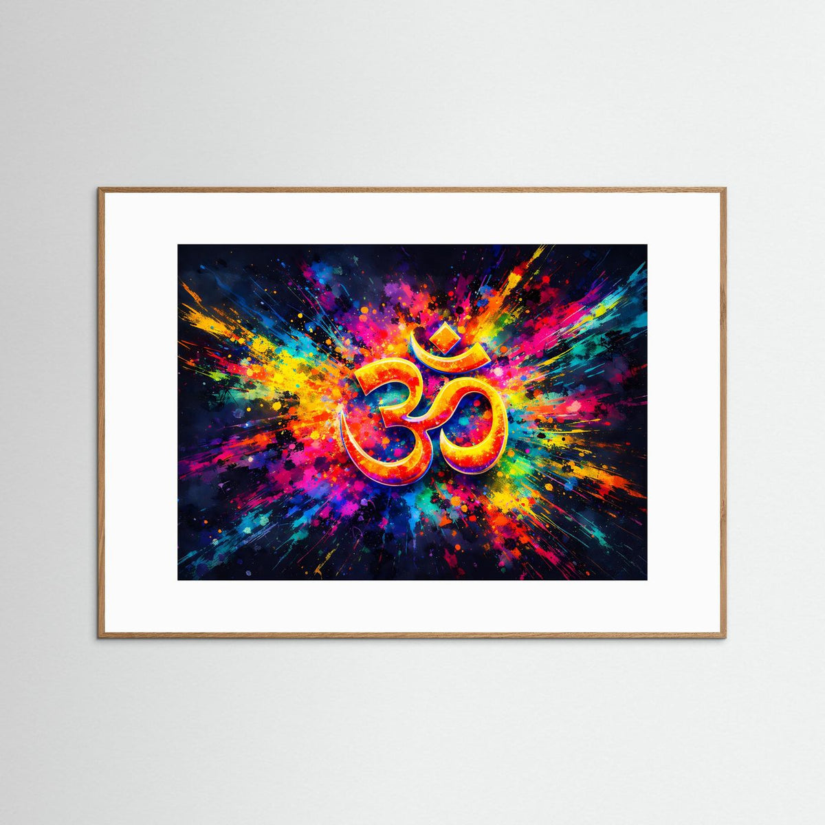 Querformat-Poster mit Om-Symbol und Strahlenexplosion, hellbrauner Holzrahmen