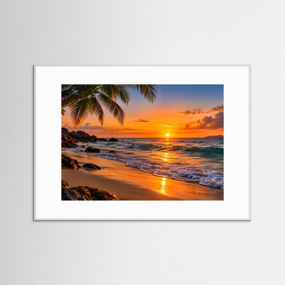 Strandposter Querformat mit Palmen und Sonnenuntergang am Meer im weißen Rahmen