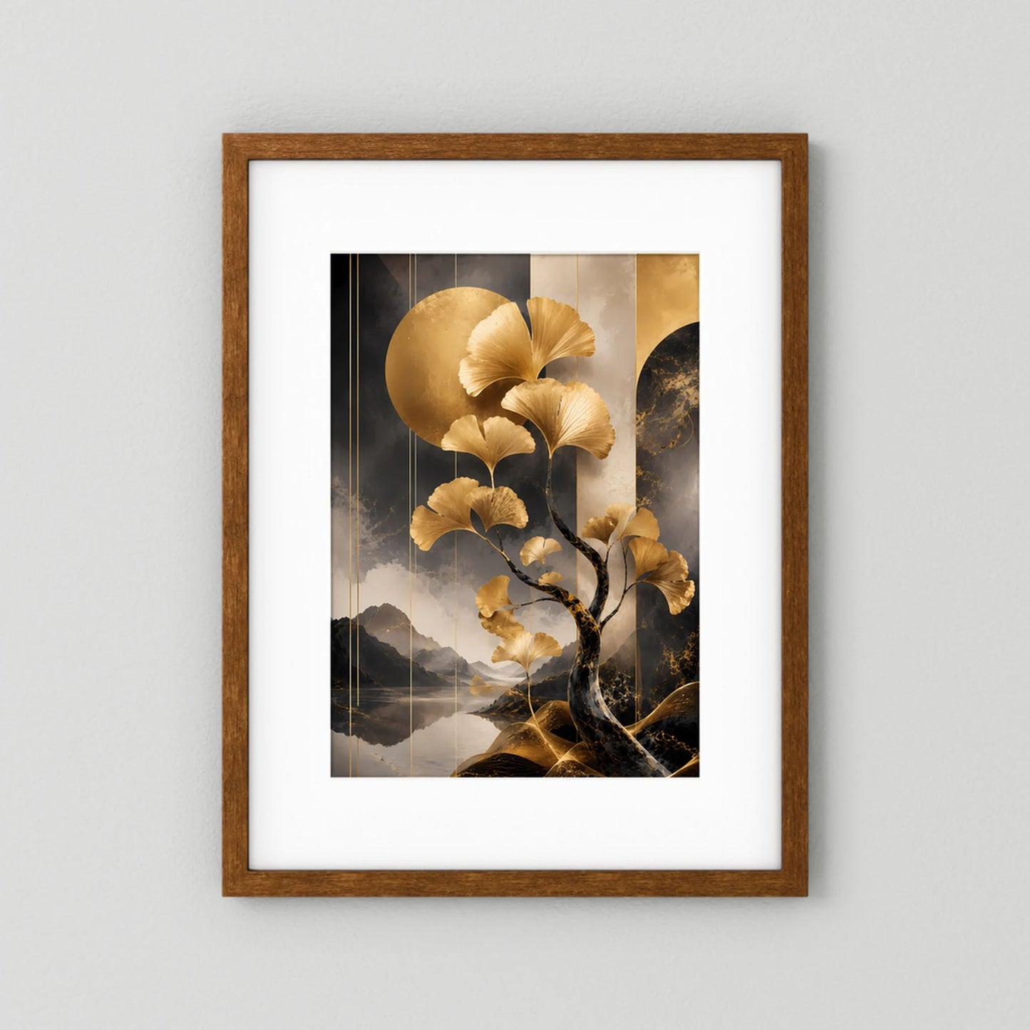 Gerahmtes Poster (Hochformat) mit braunem Holzrahmen und goldener Ginkgobaum-Illustration