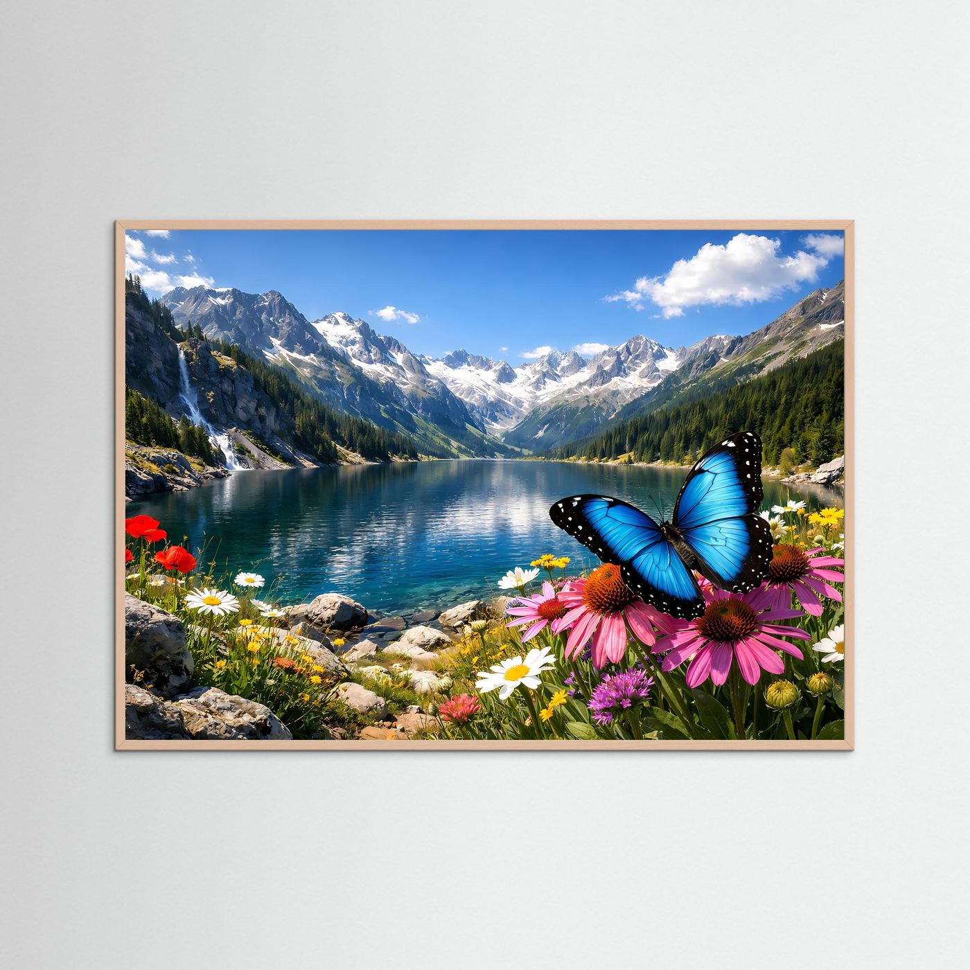 Alpiner Bergsee mit blauem Schmetterling & Wildblumen | Panorama Poster Querformat