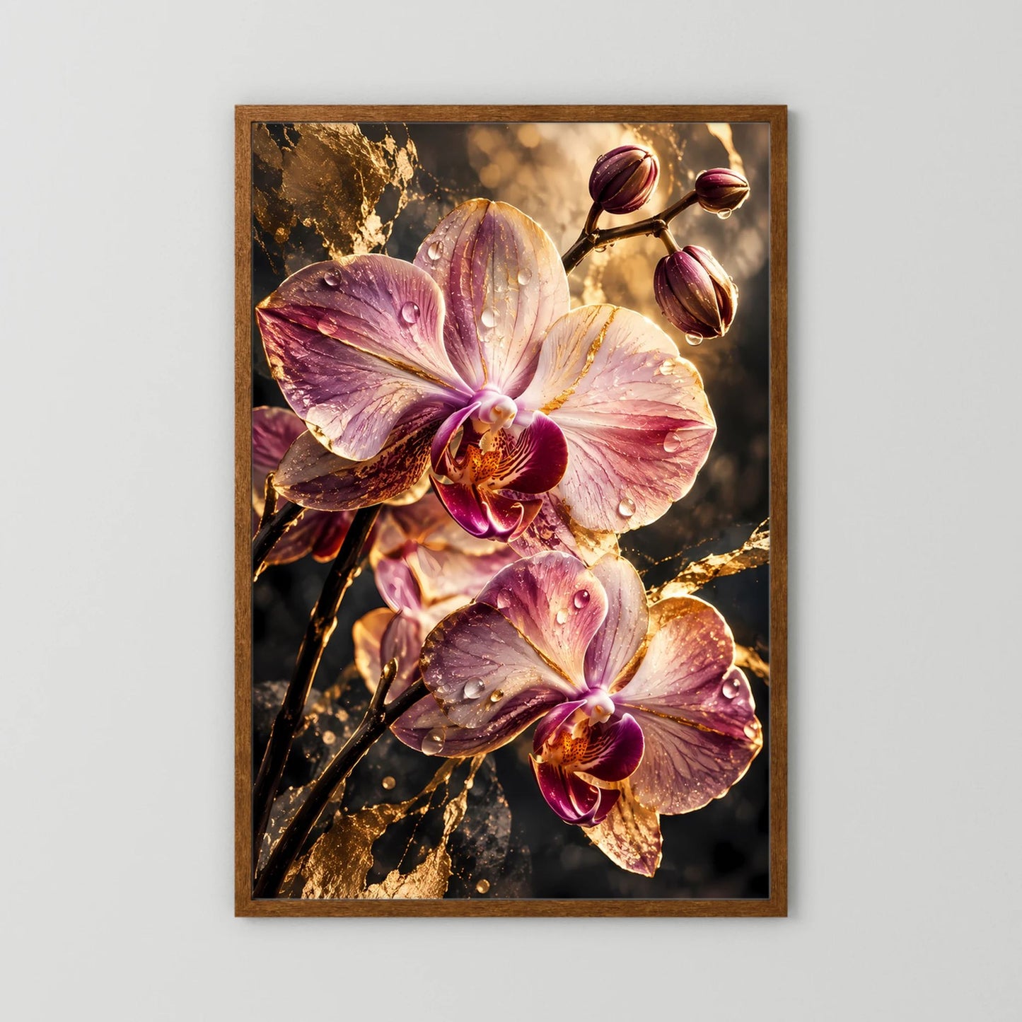 Poster mit Nahansicht violetter Orchideenblüten im Goldglanz, Holzrahmen, Hochformat