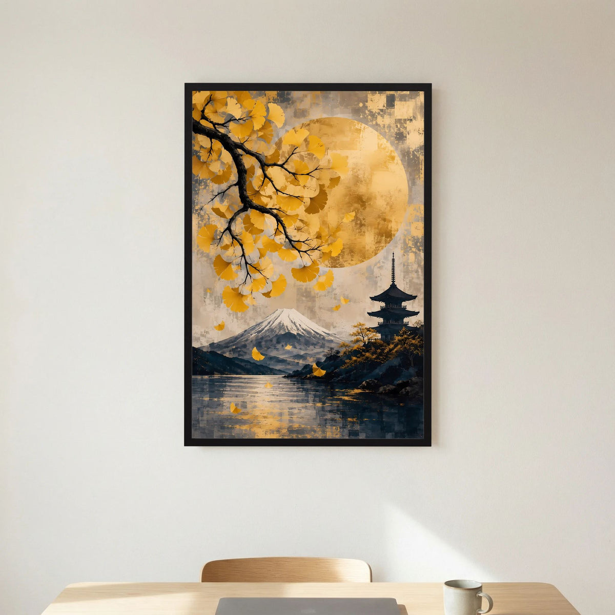 Hochformat-Poster mit schwarzem Rahmen: Ginkgo in Gold, Fuji, Pagode und spiegelndes Wasser