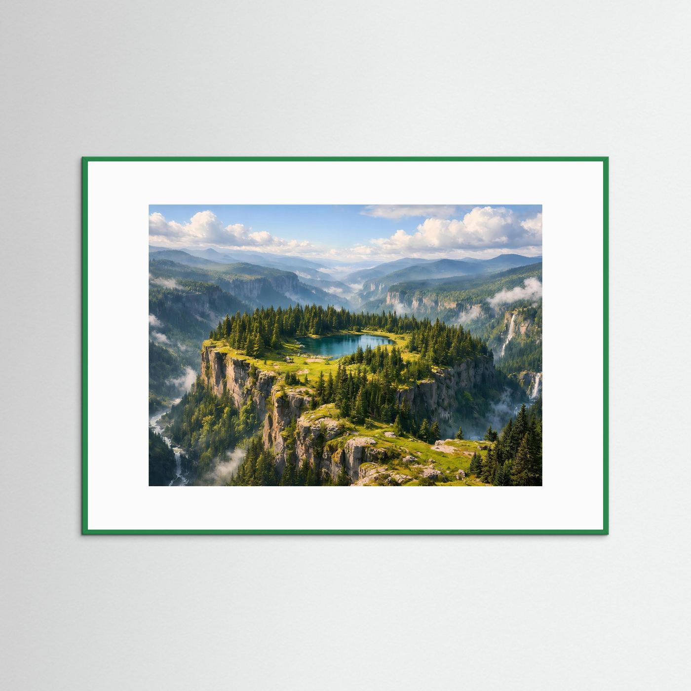Wandbild mit grünem Holzrahmen und weißem Rand, Bergsee-Landschaft