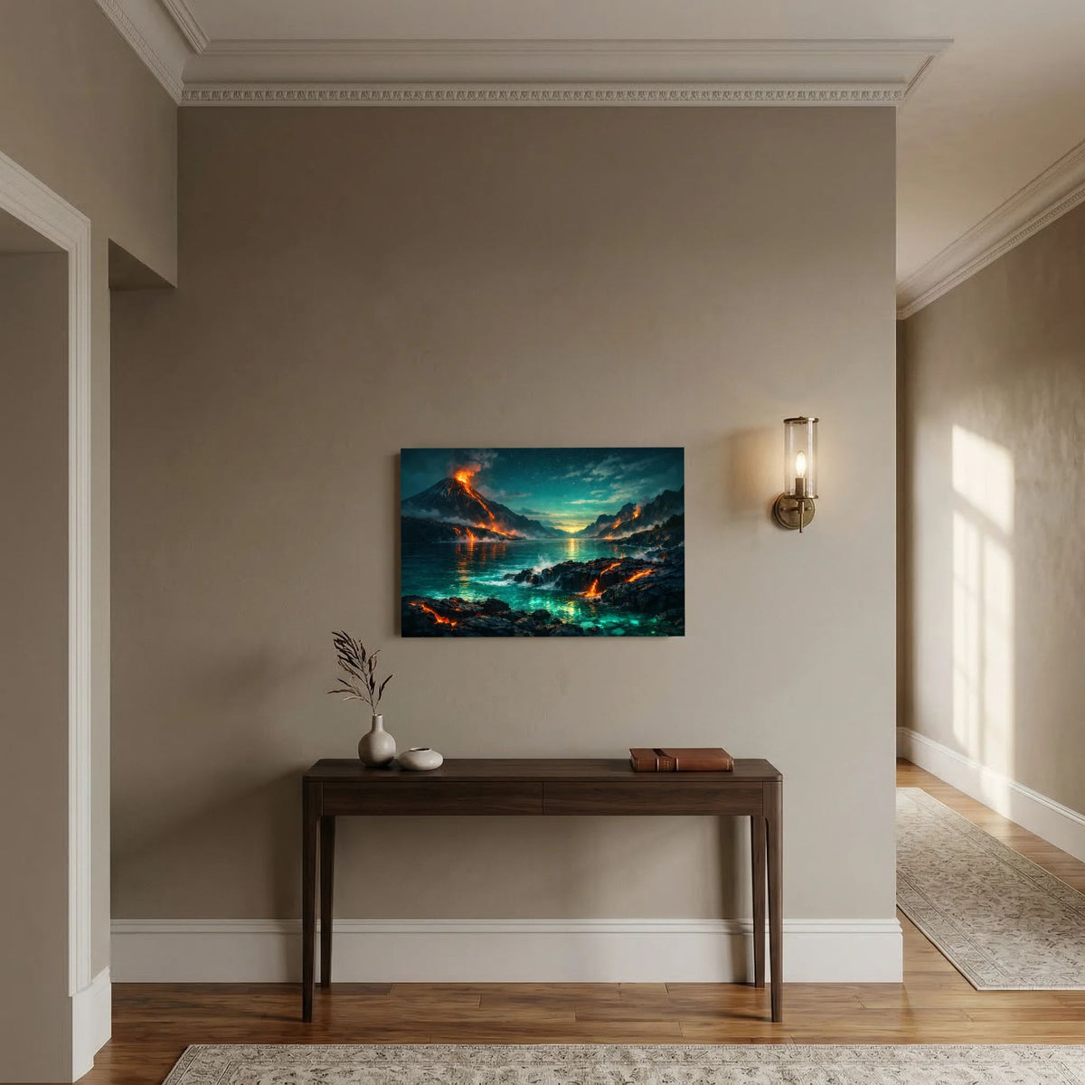Querformatiges Poster mit Vulkanlandschaft am Meer und leuchtender Lava, ohne Rahmen