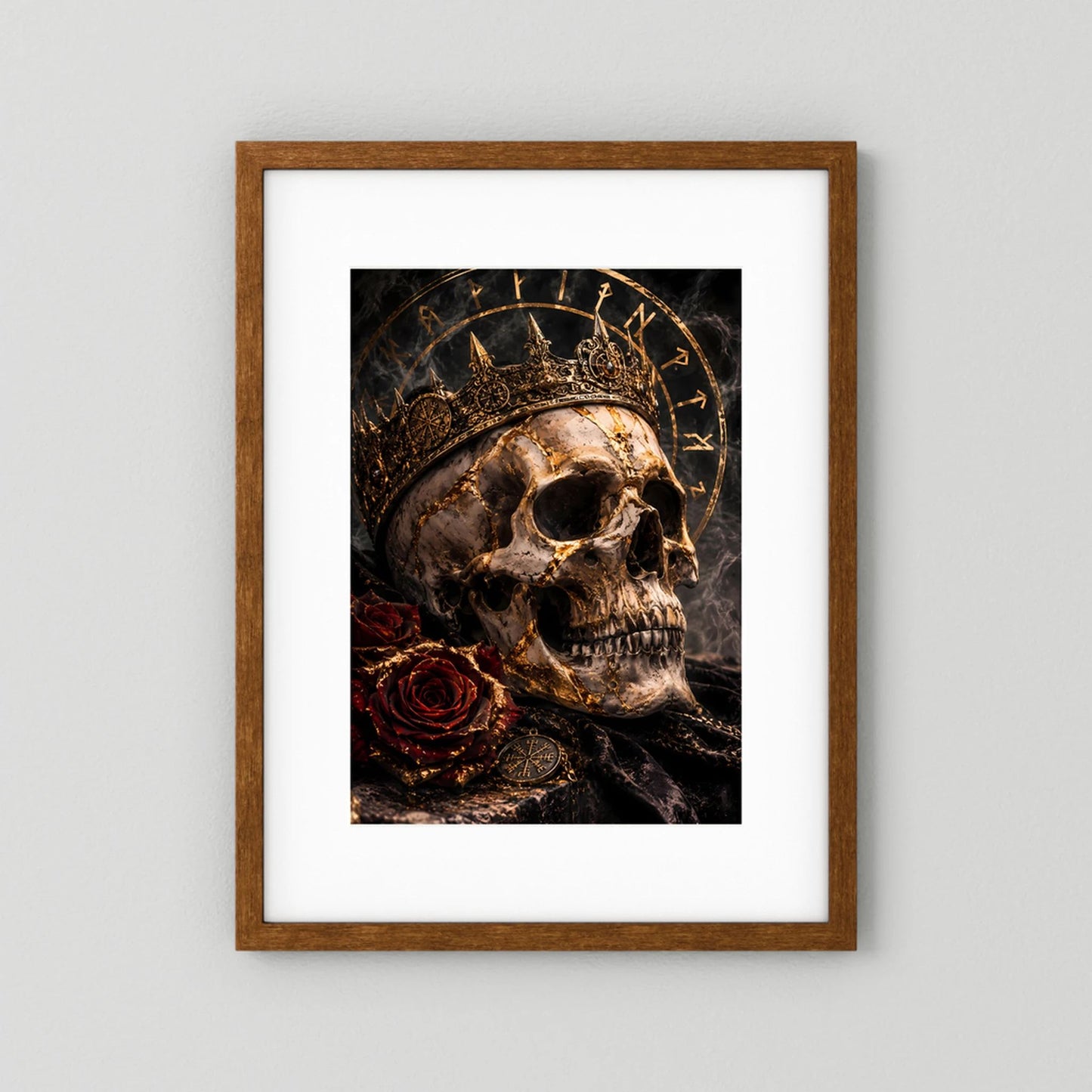 Hochformat-Poster mit Totenkopf und goldener Krone, roter Rose und Runenkreis, Holzbilderrahmen