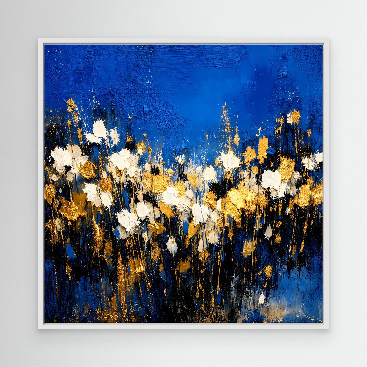 Wandbild mit weißem Rahmen, abstrakte Blumenwiese in Blau, Weiß und Gold