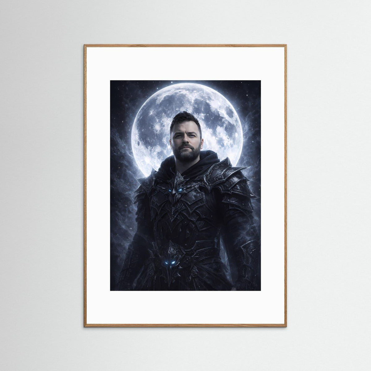 Fantasy-Poster mit dunklem Ritter in Rüstung vor Vollmond, heller Holzrahmen