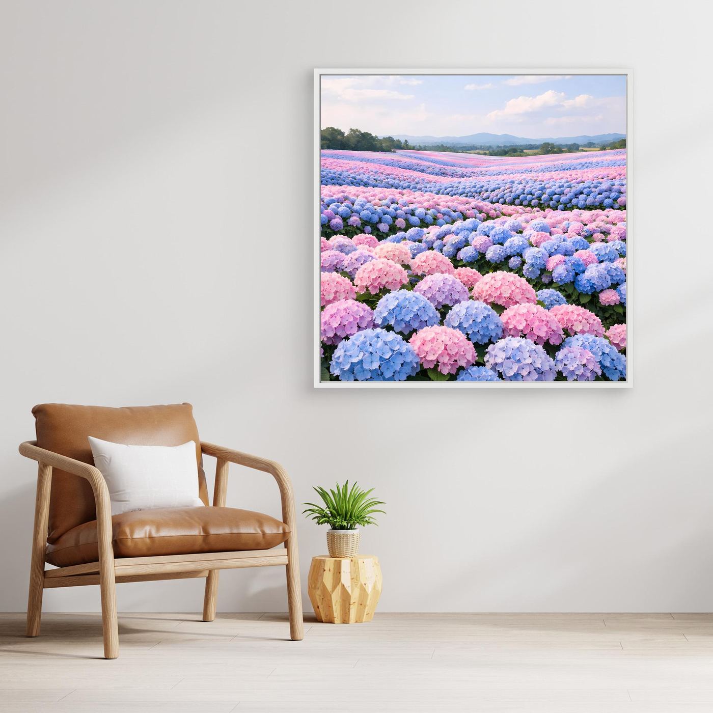Leinwandbild mit blühendem Hortensienfeld in Pastellrosa und Hellblau, weiß gerahmt