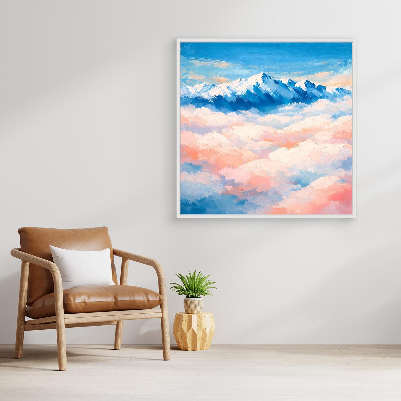 Abstraktes Leinwandbild mit blauen Bergen und schneebedeckten Gipfeln über wolkigen Farbflächen