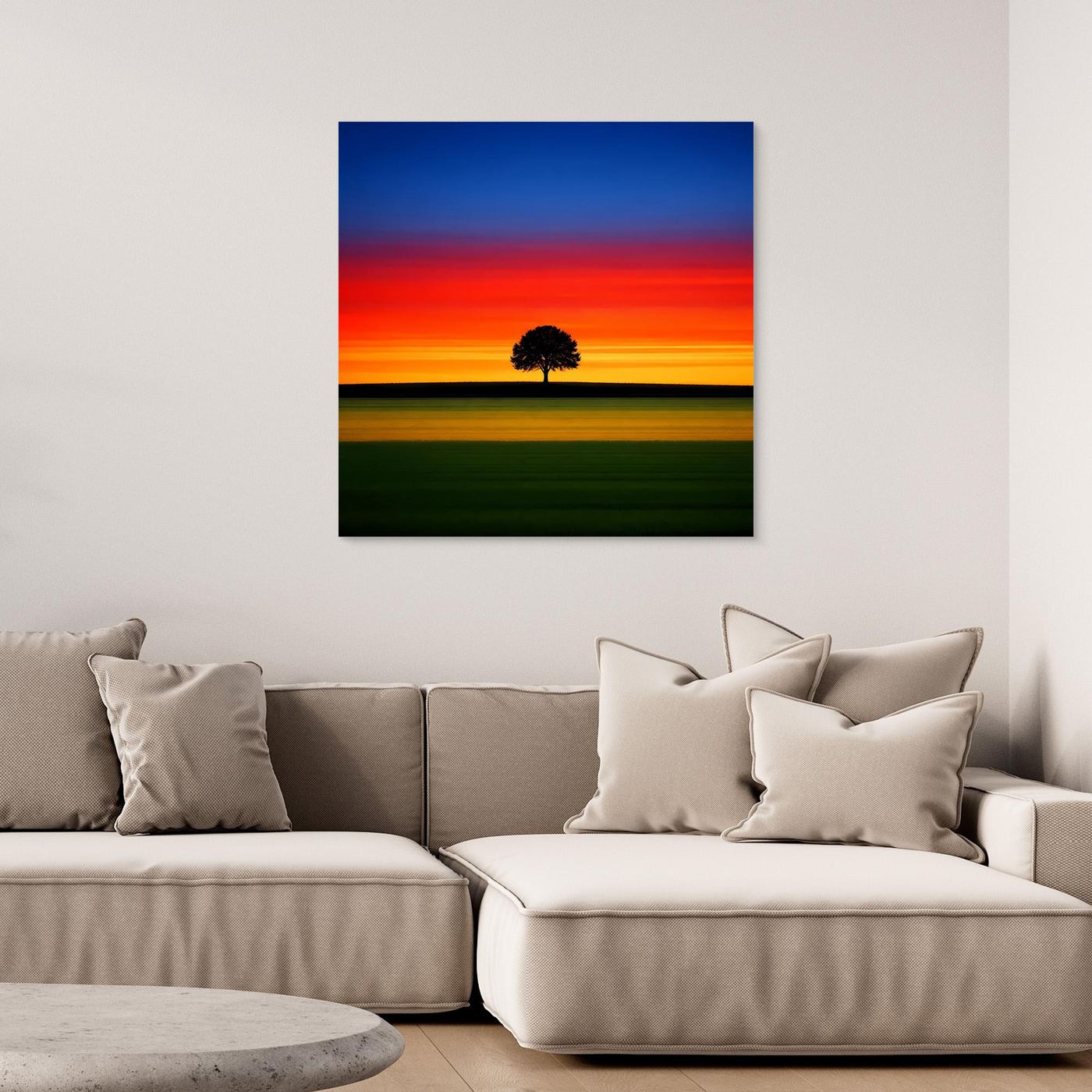 Quadratisches Leinwandbild mit dunkler Baumsilhouette beim Sonnenuntergang und Horizontstreifen.