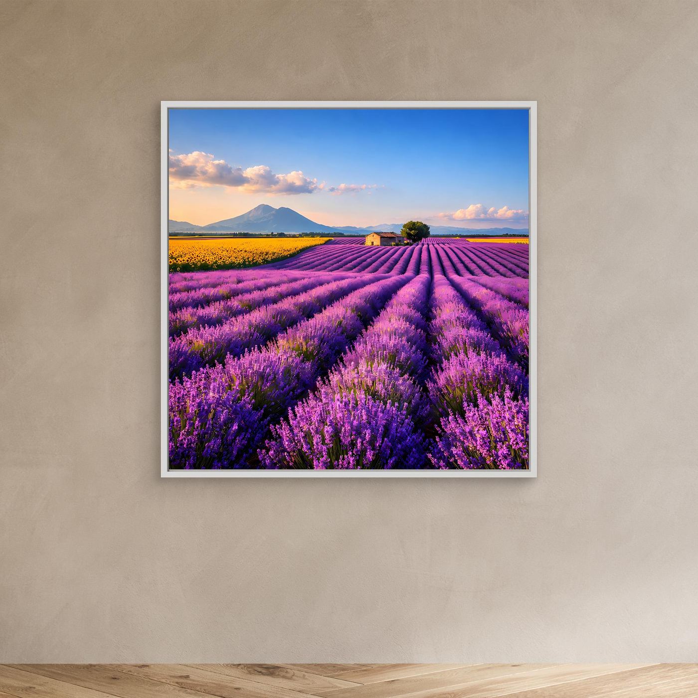 Leinwandbild mit Lavendelfeld in Provence-Optik, lila Blütenreihen, weißer Rahmen