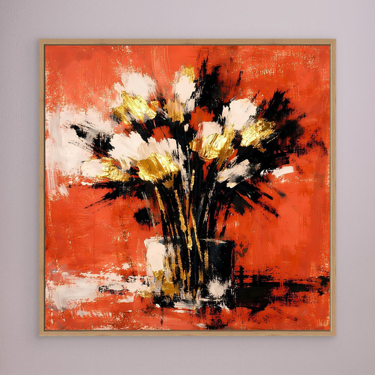 Wandbild mit abstraktem Blumenstrauß, terrakottafarbener Hintergrund, schwarze, weiße und goldene Akzente, hellbraun gerahmt