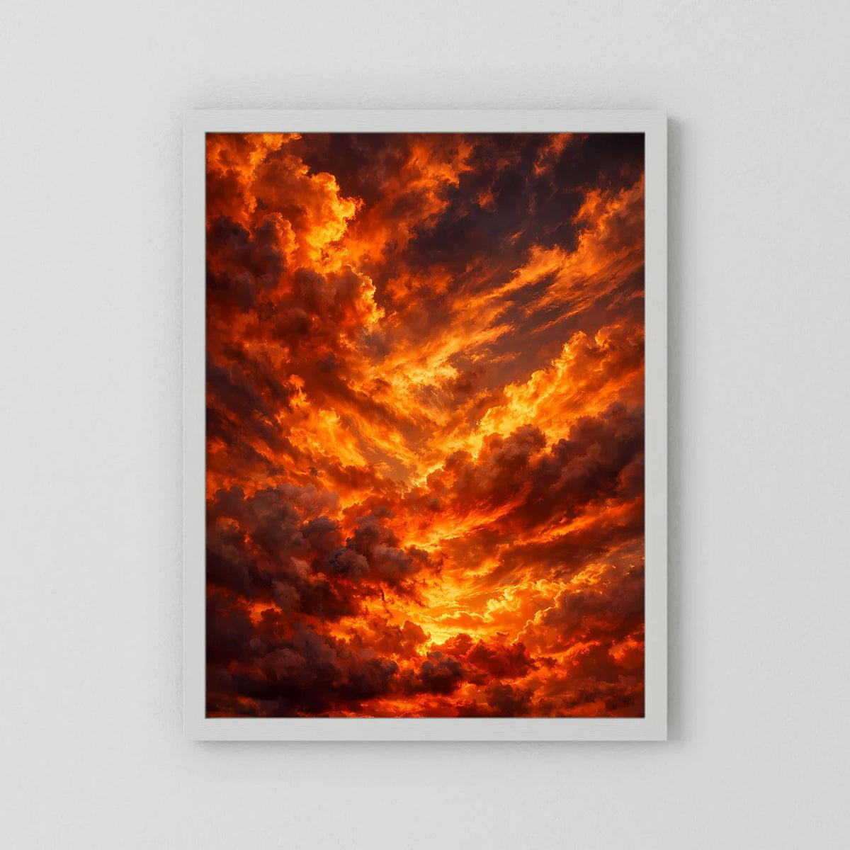 Wandposter mit weißem Rahmen und dramatischen Wolken in Orange und Rot, Hochformat