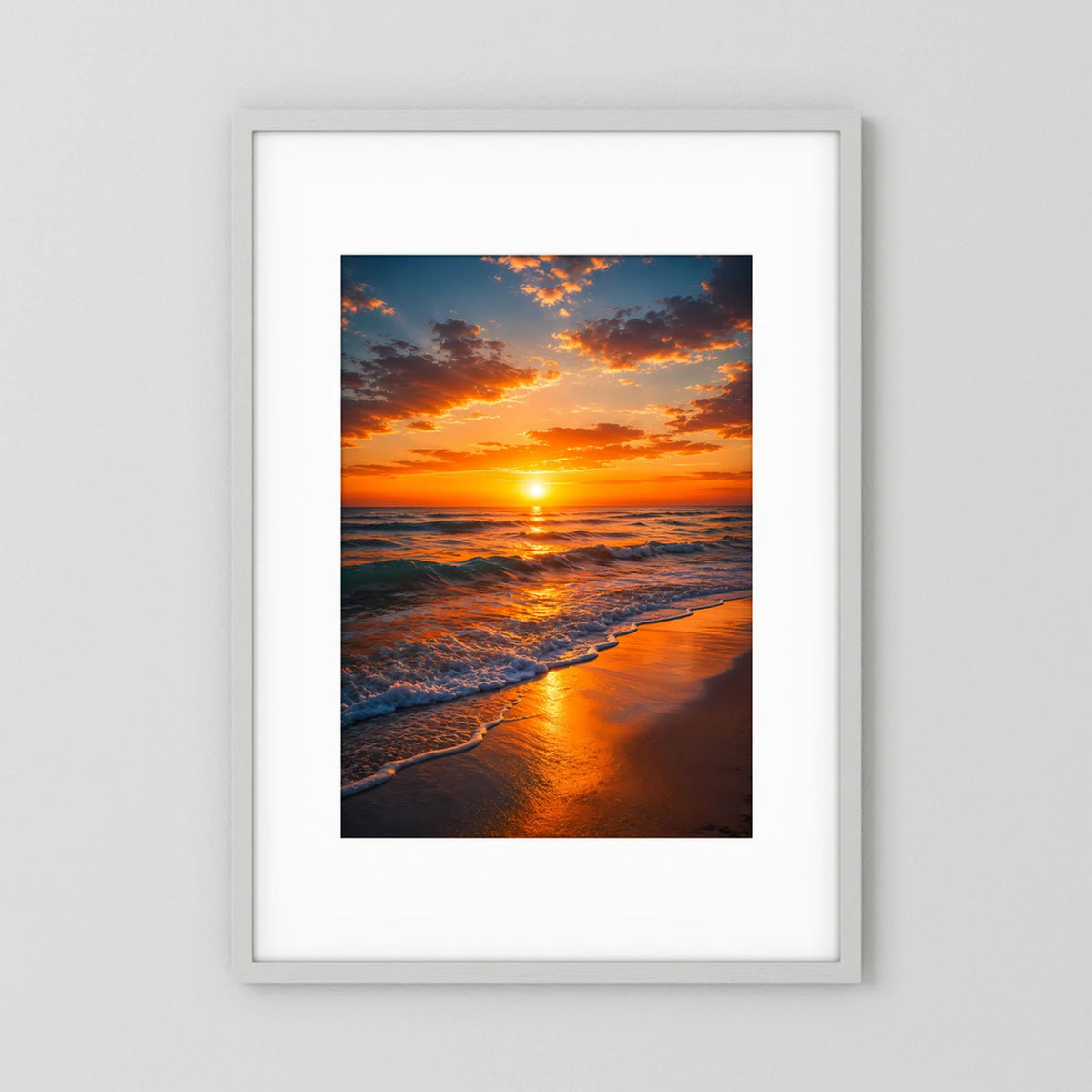 Hochformatiges Poster mit Sonnenuntergang am Meer in weißem Rahmen