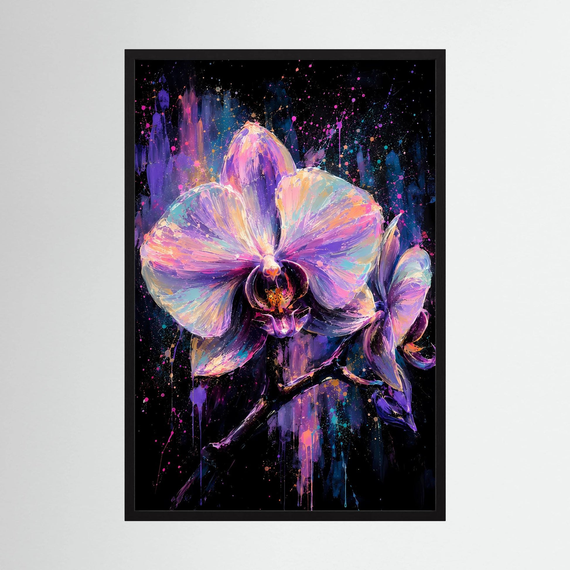 Kunstposter mit abstrakter Neon-Orchidee in Lila, Rosa und Blau im schwarzen Rahmen