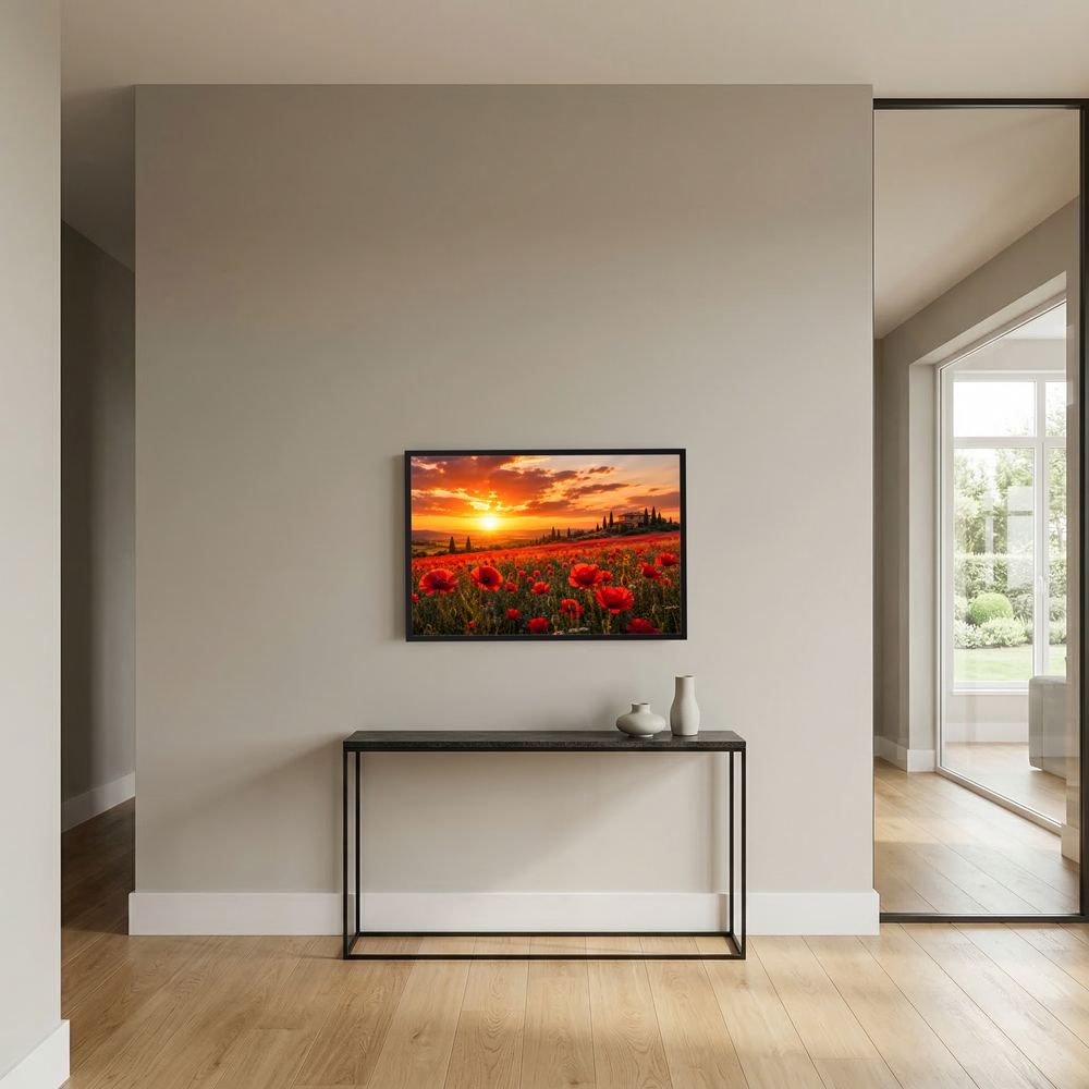 Kleines Poster im schwarzen Rahmen mit roten Mohnblumen und Sonnenuntergang