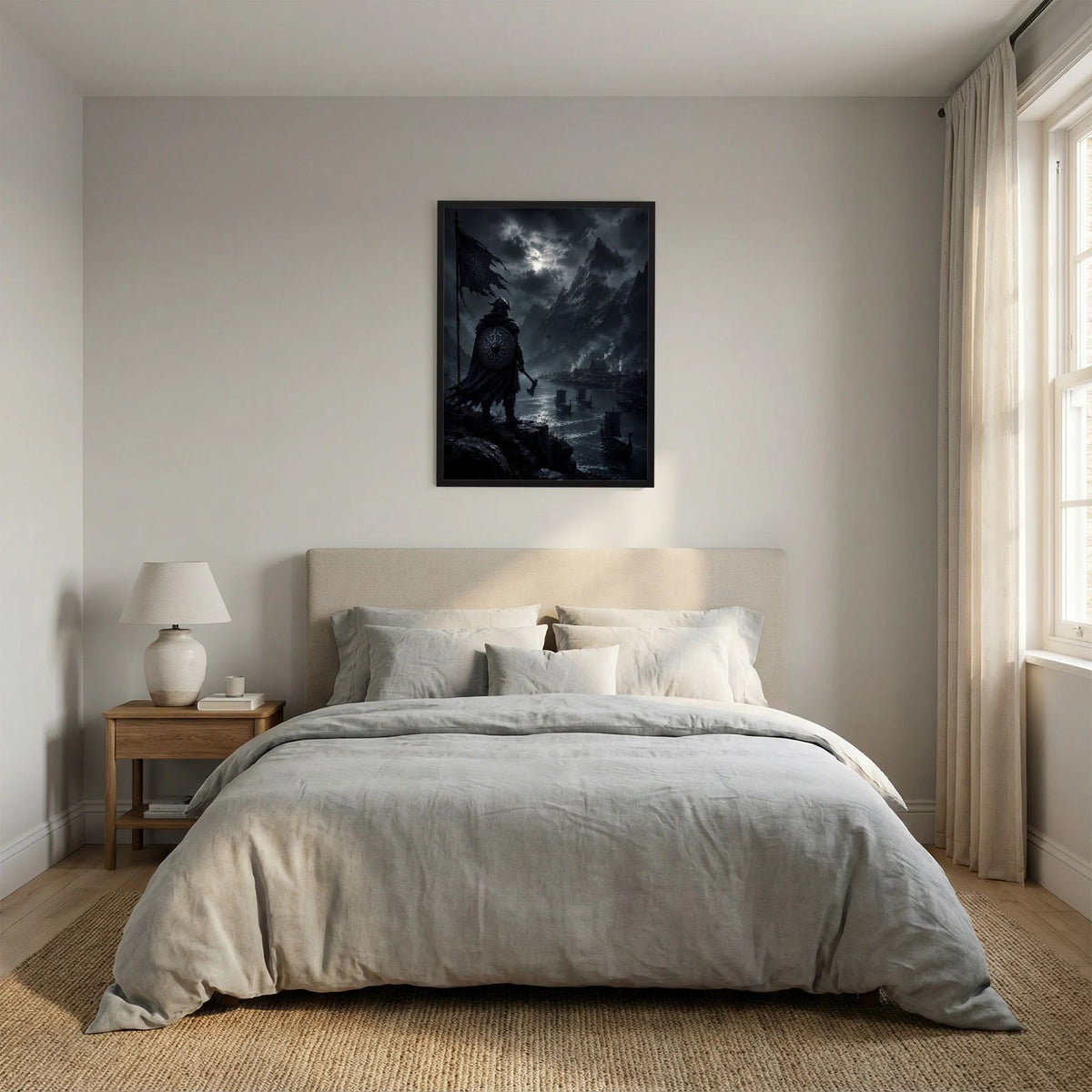 Hochformat-Poster mit schwarzem Rahmen: Wikinger im Mondlicht vor dunklen Bergen und Wasser