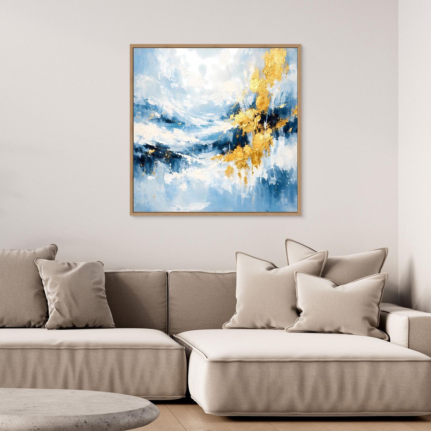 Abstraktes Leinwand-Wandbild mit Meerlandschaft in Türkis und goldfarbenen Akzenten, goldfarbener Rahmen