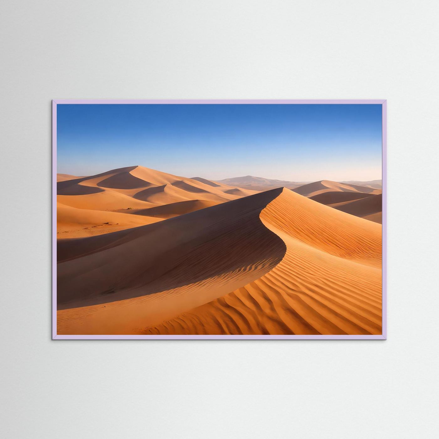 Panoramaposter mit lila Holzrahmen, goldene Sanddünen der Sahara