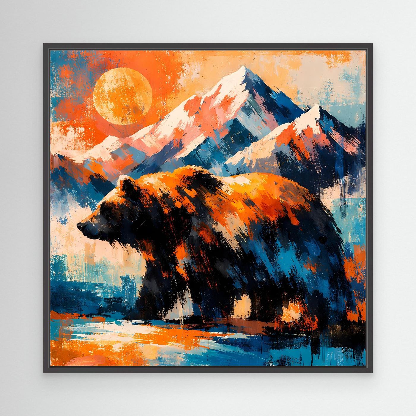 Abstraktes Leinwand-Wandbild mit Grizzlybär vor Bergkulisse, schwarzer Rahmen, Orange-Blau