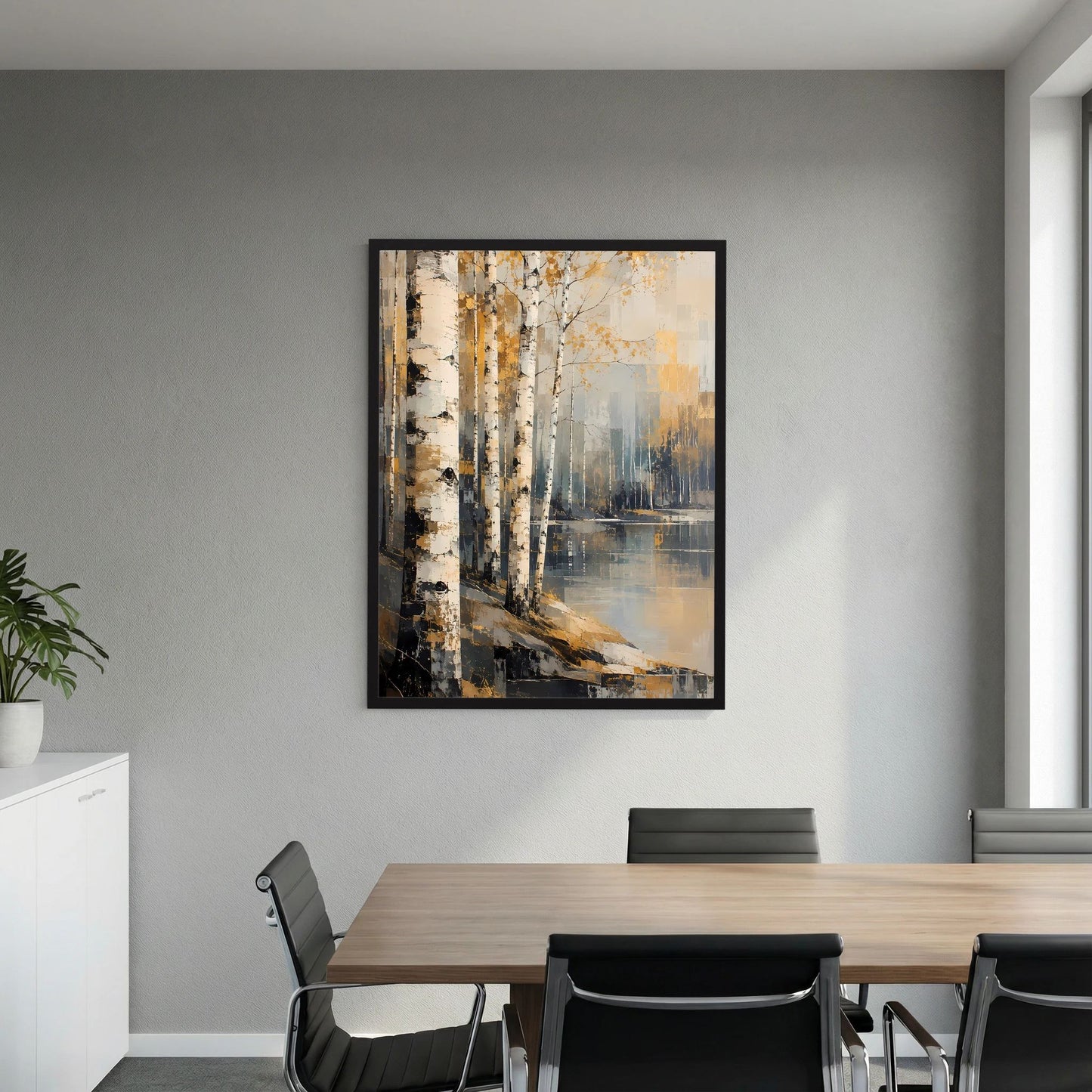 Hochformat-Poster im dunklen Rahmen mit Birkenwald-Landschaft und Wasserreflexen
