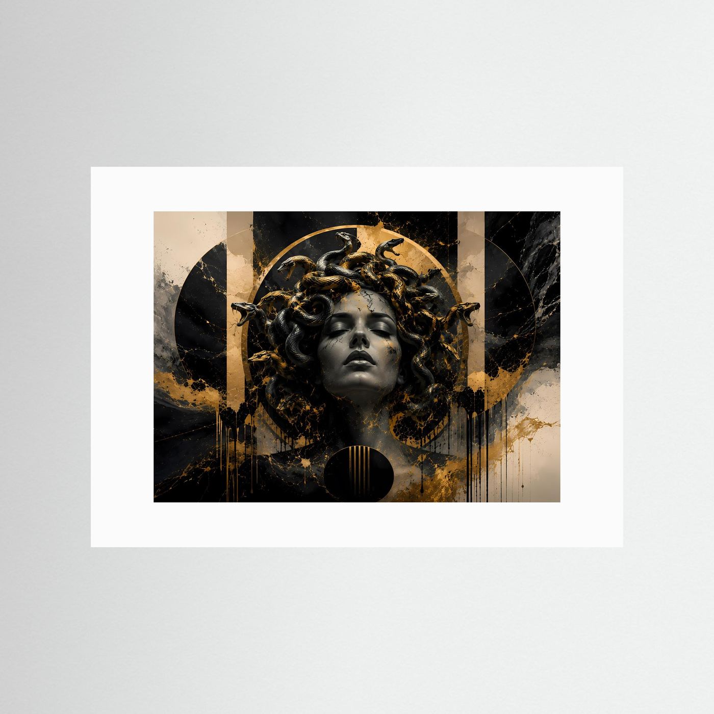 Medusa in Schwarz & Gold | Mystische Schlangenkunst im Luxusdesign