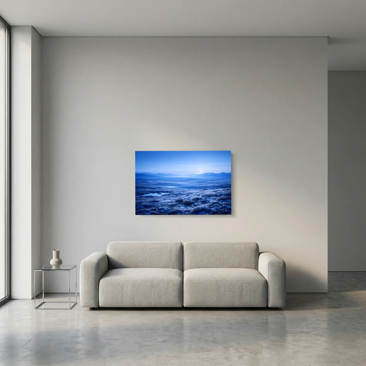 Querformat-Wandbild mit arktischer Tundra bei Mondlicht und blauem Bergpanorama