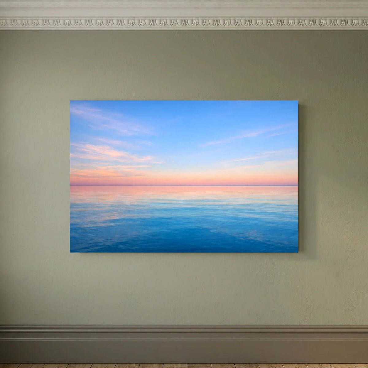 Querformatiges Wandbild mit Meerblick bei Sonnenuntergang und klarer Wasserreflexion