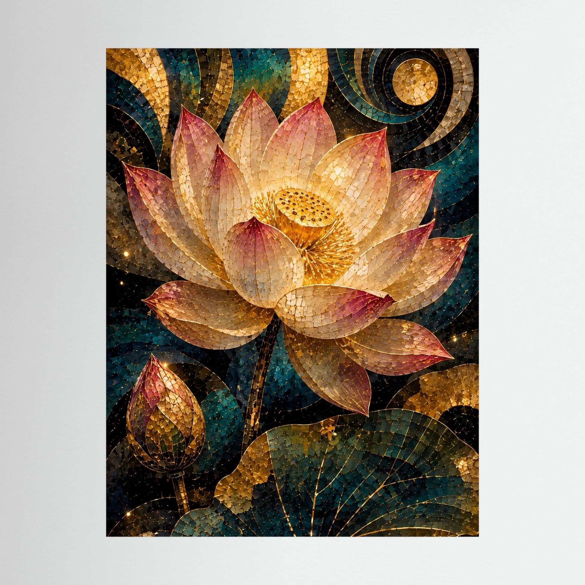 Nahaufnahme-Poster mit Lotusblüte im Mosaik, goldene Funken, Petrol und Rosa auf dunklem Hintergrund