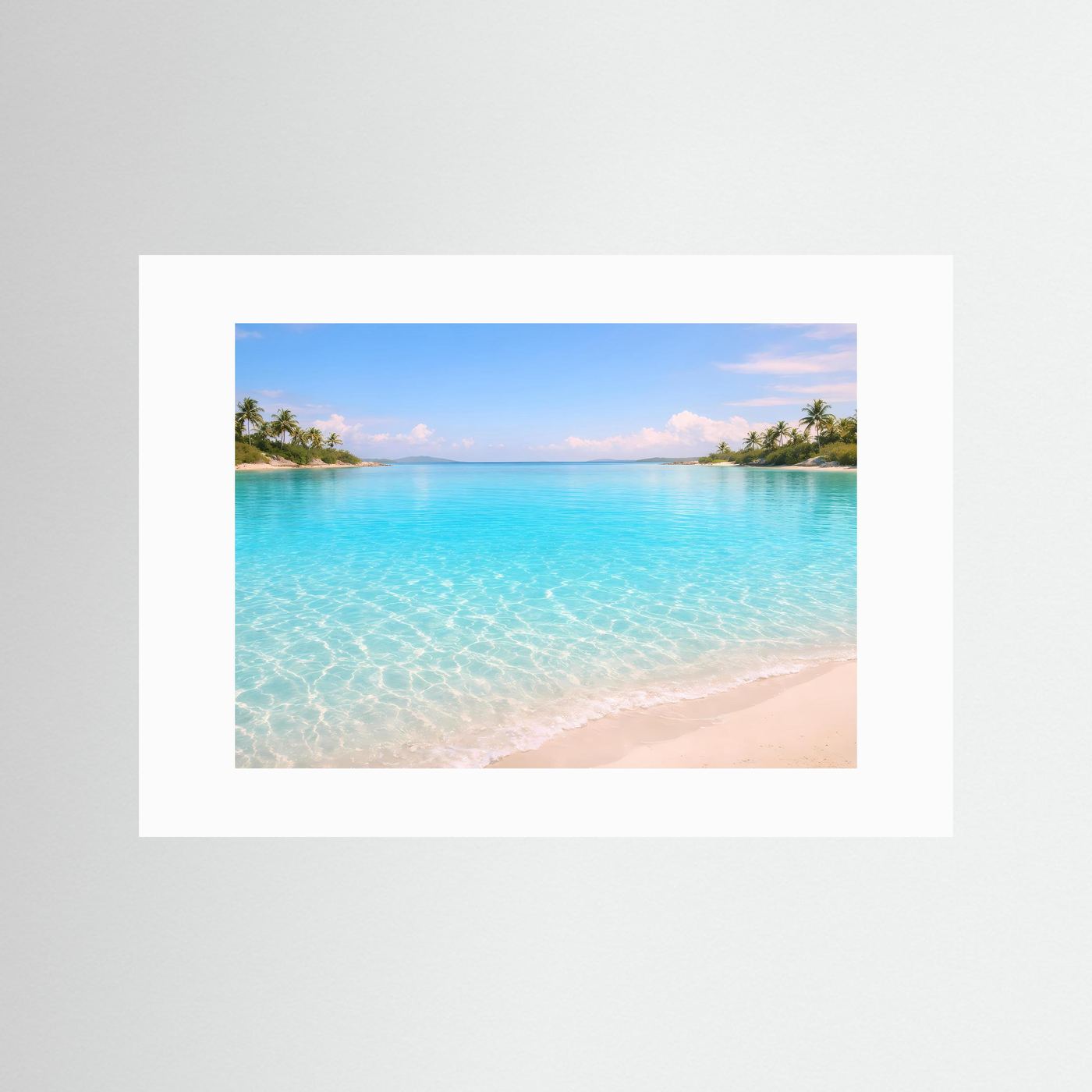 Strandposter Panorama mit türkisblauem Wasser, Sandstrand und Palmen mit weißem Rand