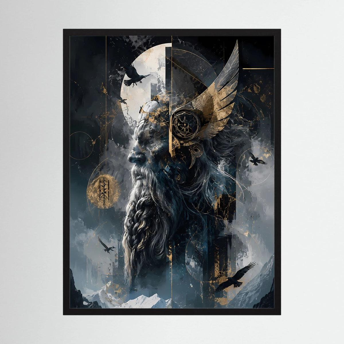 Gerahmtes Poster im Hochformat: mystischer Wikinger mit Raben über kühlem Fjordhimmel