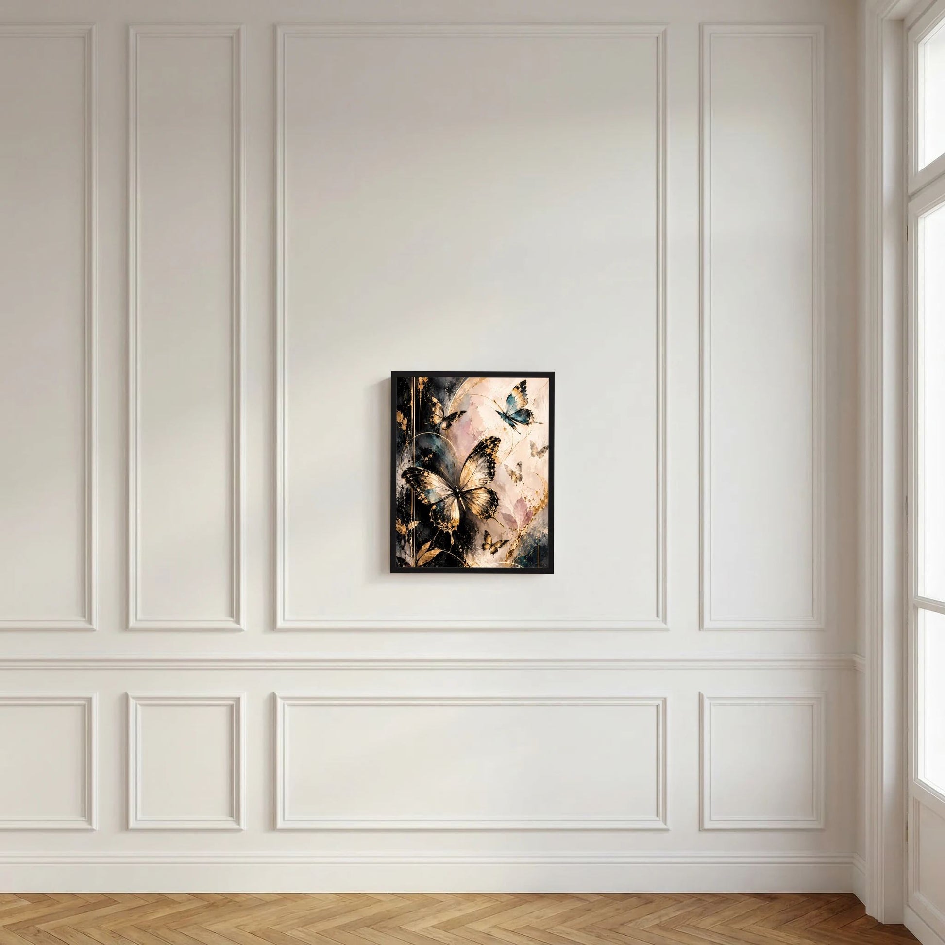 Kleines, gerahmtes Schmetterlingsposter in Gold, Schwarz und Blau an heller Wand