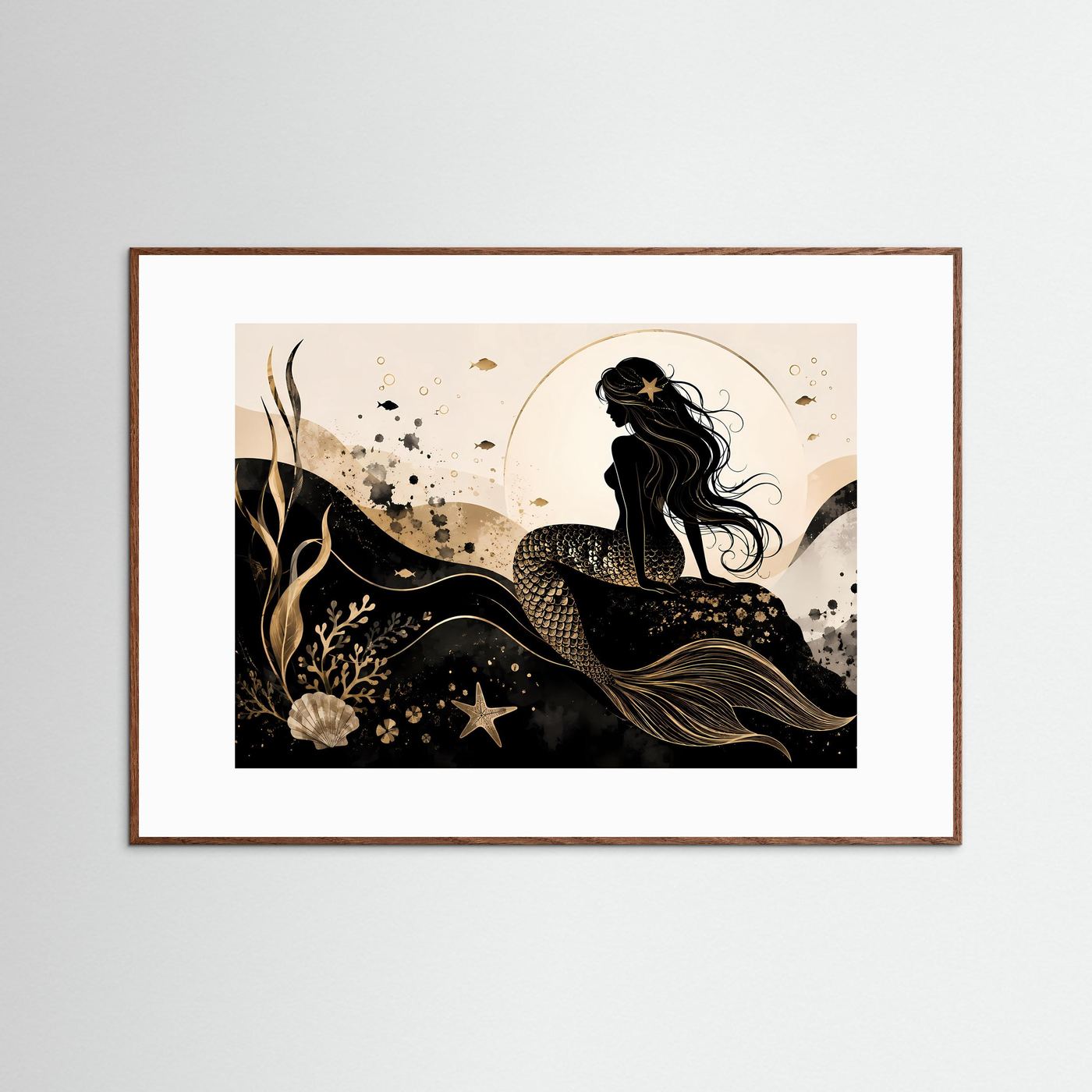 Gerahmtes Querformat-Poster mit Meerjungfrau-Silhouette in Schwarz und Gold, brauner Holzrahmen
