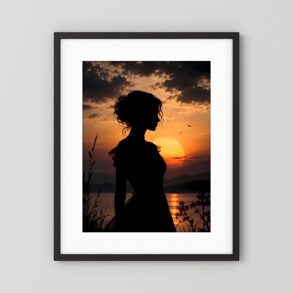 Poster mit Silhouette einer Frau am Sonnenuntergang im schwarzen Rahmen mit Rand